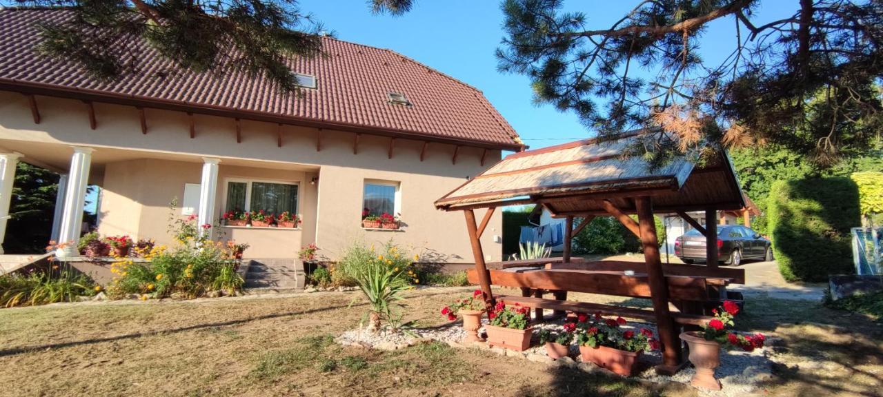 Viragos Apartman Balatonszárszó Dış mekan fotoğraf