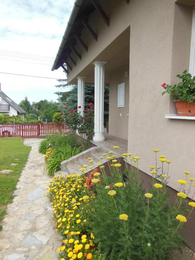 Viragos Apartman Balatonszárszó Dış mekan fotoğraf
