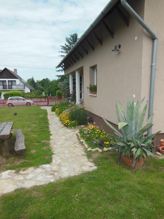 Viragos Apartman Balatonszárszó Dış mekan fotoğraf